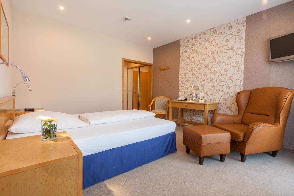 Landhotel Weserblick Beverungen Rom bilde